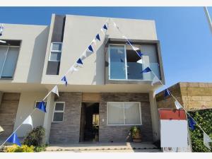 Casa en venta en Arbolada Bosques de Santa Anita, Tlajomulco de Zúñiga, Jalisco