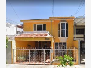 Casa en venta en Jardines de la Paz, Guadalajara, Jalisco