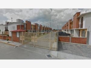 Casa en venta en San Mateo Otzacatipan, Toluca, México