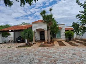 Casa en venta en Villas Cholul, Mérida, Yucatán