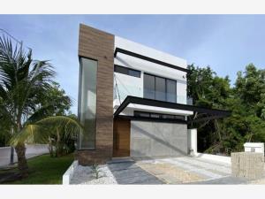 Casa en venta en Residencial Río, Benito Juárez, Quintana Roo
