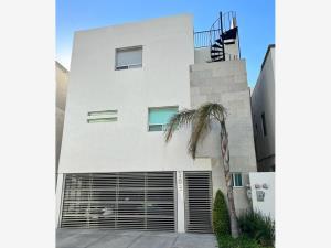 Casa en venta en Los Cenizos, Santa Catarina, Nuevo León