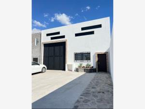 Bodega en venta en Los Olvera, Corregidora, Querétaro