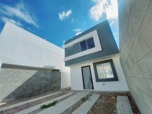 Casa en venta en Las Villas Santa Fe, Tijuana, Baja California