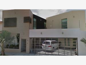 Casa en venta en Lagos del Country, Tepic, Nayarit Casa en venta en Lagos del Country, Tepic, Nayarit