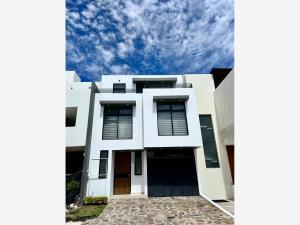 Casa en venta en Valle Imperial, Zapopan, Jalisco Casa en venta en Valle Imperial, Zapopan, Jalisco