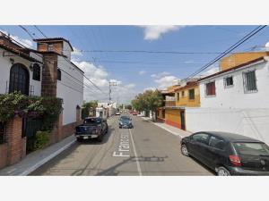 Casa en venta en Jacarandas, San Juan del Río, Querétaro Casa en venta en Jacarandas, San Juan del Río, Querétaro