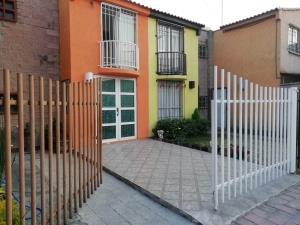 Casa en venta en San Mateo Otzacatipan, Toluca, México