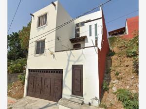 Casa en venta en Lomas de Tzompantle, Cuernavaca, Morelos Casa en venta en Lomas de Tzompantle, Cuernavaca, Morelos