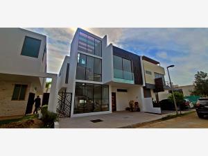 Casa en venta en Valle Imperial, Zapopan, Jalisco