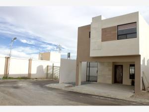 Casa VENTA en Privada Álamos Modelo Magnolia