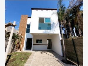 Casa en venta en Otilio Montaño, Cuautla, Morelos