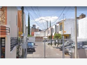 Casa en venta en Parques Del Nilo, Guadalajara, Jalisco