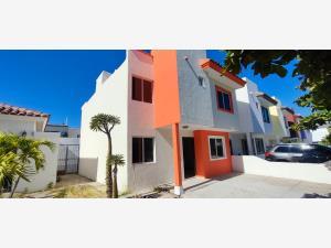 Casa en venta en Azaleas Residencial, Culiacán, Sinaloa