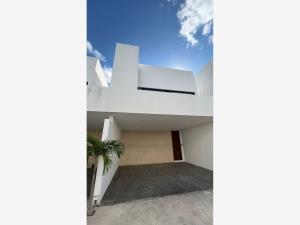 Casa en renta en Temozon Norte, Mérida, Yucatán