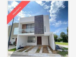 Casa en venta en San Bernardino Tlaxcalancingo, San Andrés Cholula, Puebla