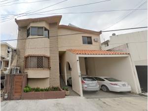 Casa en remate en Las Torres, Monterrey, Nuevo León