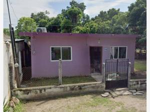 Casa en venta en Salmoral Parte del Sur, Paso de Ovejas, Veracruz de Ignacio de la Llave Casa en venta en Salmoral Parte del Sur, Paso de Ovejas, Veracruz de Ignacio de la Llave