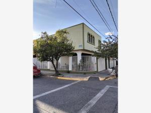 Casa en venta en Jardines del Country, Guadalajara, Jalisco