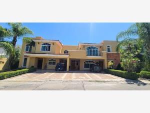 Casa en venta en Puerta de Hierro, Zapopan, Jalisco