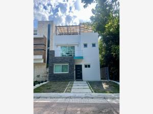 Casa en venta en Puerto Morelos, Puerto Morelos, Quintana Roo