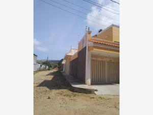 Casa en venta en Miguel Hidalgo Poniente, Salina Cruz, Oaxaca
