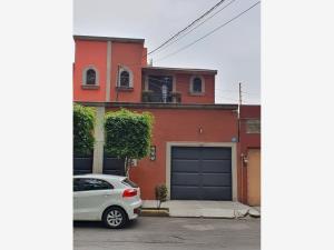 Casa en venta en Nueva Oriental Coapa, Tlalpan, Ciudad de México