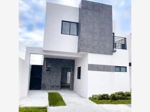 Casa en venta en Oscar Flores Tapia, Torreón, Coahuila de Zaragoza