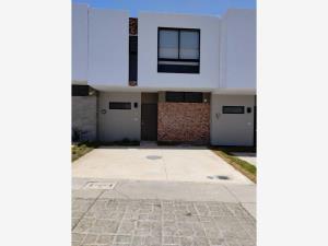 Casa en venta en El Paraíso, Tlajomulco de Zúñiga, Jalisco