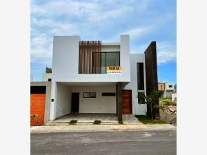 Casa en venta en Lomas de la Rioja, Alvarado, Veracruz de Ignacio de la Llave Casa en venta en Lomas de la Rioja, Alvarado, Veracruz de Ignacio de la Llave