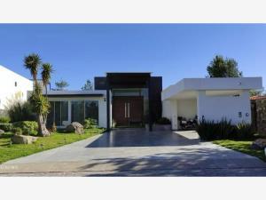 Casa en renta en Country Club Gran Jardín, León, Guanajuato