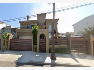 Casa en remate en Playas de Tijuana Sección Costa de Oro, Tijuana, Baja California