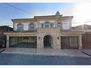 Casa en venta en El Roble, San Nicolás de los Garza, Nuevo León