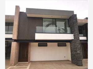 Casa EN RENTA en Portavedra Residencial (salida a Lagos), León, Guanajuato