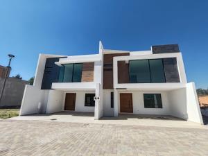Casa en venta en Santa Maria Coronango, Coronango, Puebla