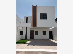 Casa en venta en Lomas de las Etnias, Torreón, Coahuila de Zaragoza