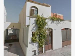 Casa en venta en Manantiales del Valle, Ramos Arizpe, Coahuila de Zaragoza