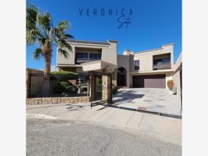 Casa en venta en Rincones de San Marcos, Juárez, Chihuahua