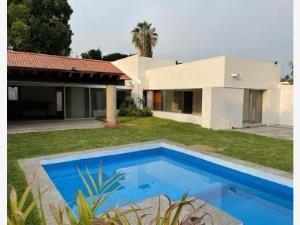 Casa en venta en Club de Golf Santa Fe, Xochitepec, Morelos Casa en venta en Club de Golf Santa Fe, Xochitepec, Morelos