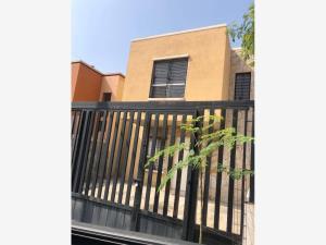 Casa en venta en Misión Santa Catarina, Santa Catarina, Nuevo León