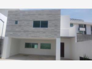 Casa en venta en San Bernardino Tlaxcalancingo, San Andrés Cholula, Puebla