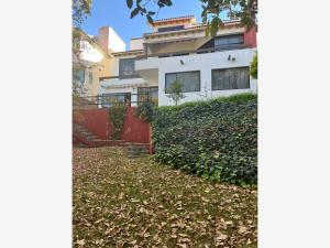 Casa en venta en Condado de Sayavedra, Atizapán de Zaragoza, México Casa en venta en Condado de Sayavedra, Atizapán de Zaragoza, México