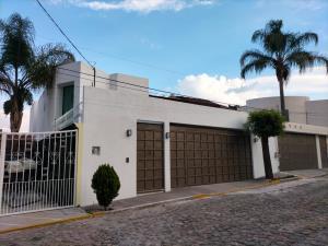 Casa en venta en Santa Cruz Guadalupe, Puebla, Puebla