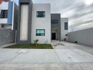 Casa en venta en Rincón de los Encinos, Saltillo, Coahuila de Zaragoza