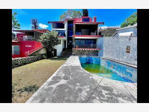 Casa en venta en Lomas de Coyuca, Cuernavaca, Morelos
