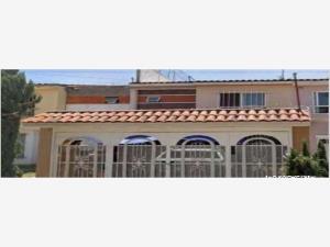 Casa en venta en Jardines del Nilo, Guadalajara, Jalisco