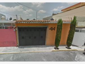Casa en remate en Villa de las Flores 1a Sección (Unidad Coacalco), Coacalco de Berriozábal, México