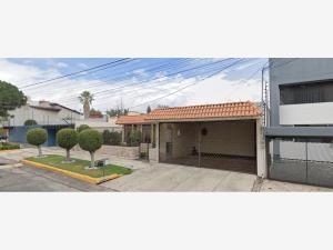 Casa en venta en Ciudad Satelite, Naucalpan de Juárez, México