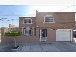 Casa en venta en Playas de Tijuana Sección Jardines del Sol, Tijuana, Baja California