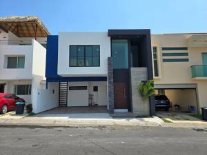 Casa en venta en Las Lomas Residencial, Alvarado, Veracruz de Ignacio de la Llave Casa en venta en Las Lomas Residencial, Alvarado, Veracruz de Ignacio de la Llave